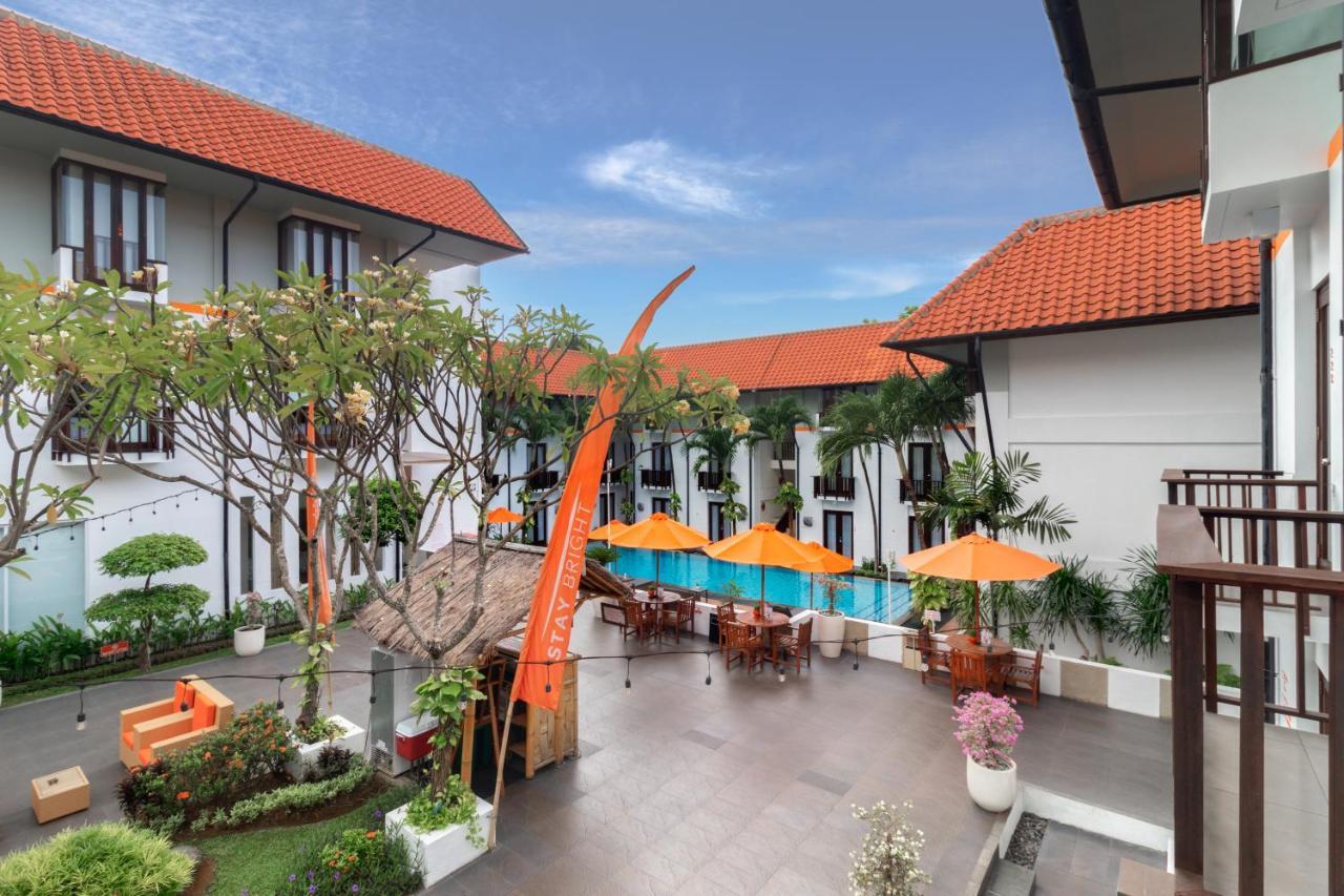 Harris Hotel Kuta Tuban Bali Exterior photo
